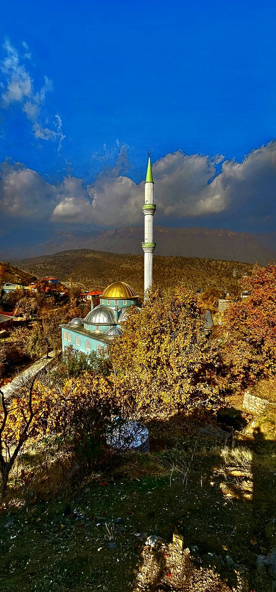 Zaman soldukça, ömür göçün rengine bürünür. 
Herkişk (Öntepe)  #rubarok
#Derecik #Şemdinli #HAKKARİ