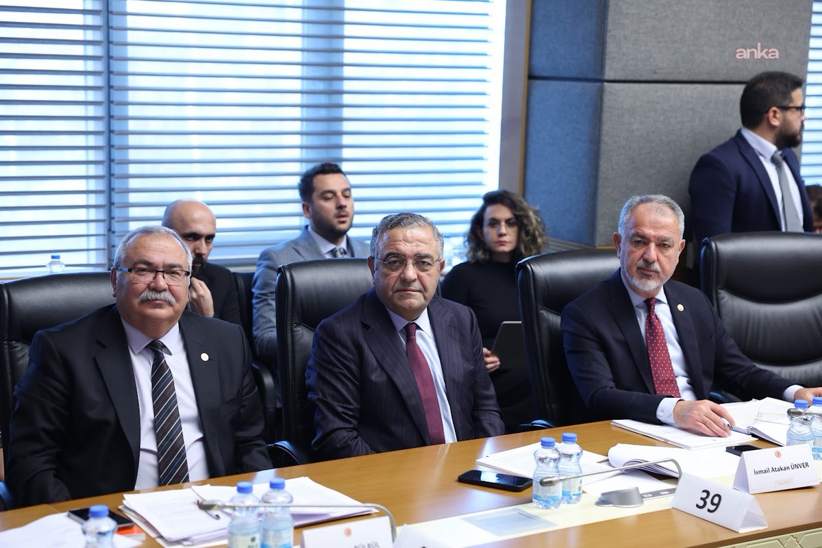 🔴 "11. Yargı Paketi", Adalet Komisyonu'nda... 

CHP Aydın Milletvekili Süleyman Bülbül: İki gün önce -gözlerim yaşardı- bir kadın aradı beni, bir anne aradı, 3 çocuğunu depremde kaybetmiş kadın, 3 çocuğunu ve daha sonra, firar eden kişiler bir AK Parti milletvekilinin damadının