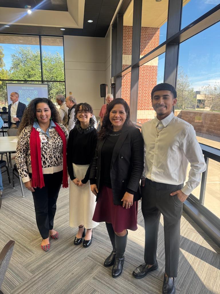 BrazosportISD's tweet image. Thanks Lydia Damian of @BwoodBucs and Christian Rivera of @AlwaysExporter for speaking to Brazosport Rotary this week! Fun connections: Christian was a student of Rita Cundieff (center), and Lydia attended Griffith Elementary, now led by Andrea Ham (left) #BISDfamily #FutureReady
