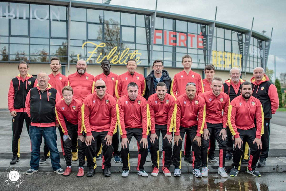 Retour en arrière, cette fois-ci en 2019 avec la première photo officielle sous les couleurs ❤️🧡
Un moment important pour l’équipe, qui marque le début d’une très belle aventure au sein du Racing Club de Lens !