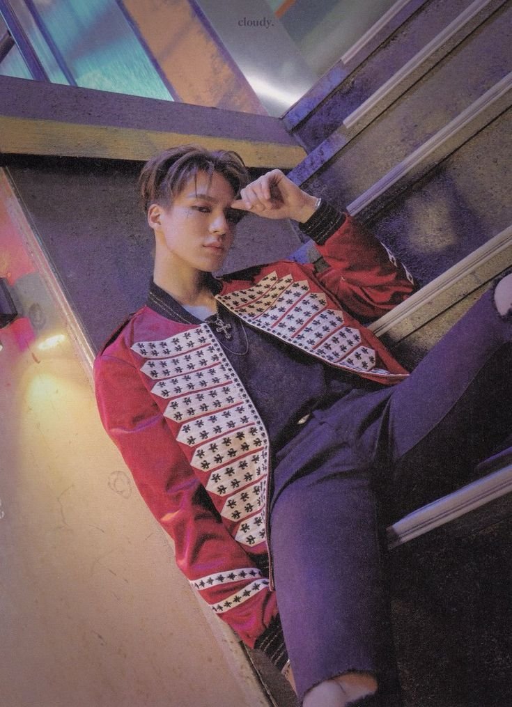 jsnglic's tweet photo. He's proud of it #JENO https://t.co/6ndnSmHbzn