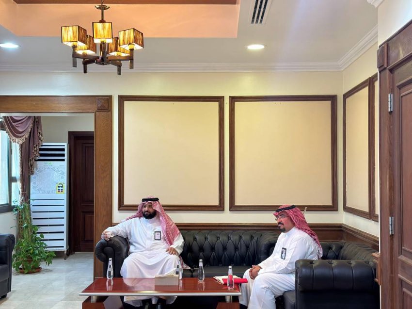 صور|📸

التقى محافظ #أملج نايف المريخي اليوم، أمين منطقة #تبوك المهندس حسام اليوسف وفريق العمل المرافق له، وذلك بحضور وكيل محافظة أملج سليمان الجهني، ورئيس بلدية أملج المهندس أحمد عبيدالله البلوي، ورئيس بلدية #الشبحة المهندس يوسف مفرح العنزي.
وجرى خلال اللقاء استعراض عدد من
