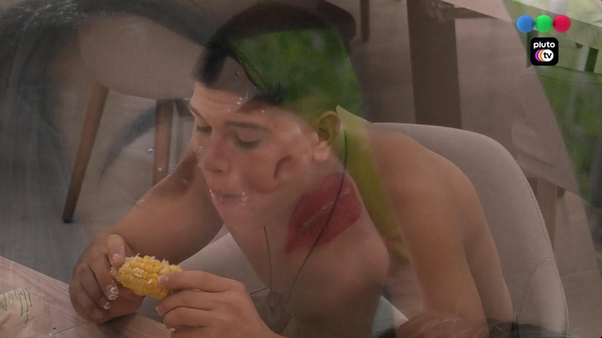 Pensar que algún lado del mundo hay una persona que te odia con todo su corazón y vos estás así: