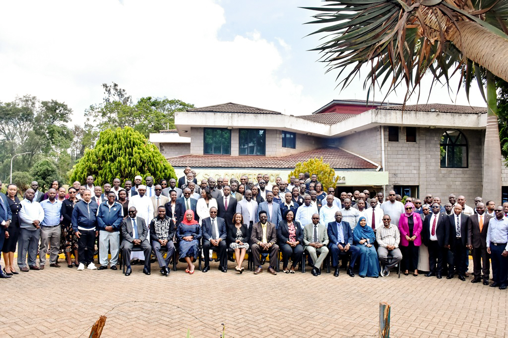 CRAKenya's tweet image. Our Chairperson, CPA Mary Chebukati, today led a Stakeholder Engagement on FY 2026/27 County Recurrent Expenditure Budget Ceilings at KSG, Kabete. Key stakeholders from national &amp;amp; county government gave input to refine the Ceilings. 1/3

#CountyRecurrentBudgetCeilings #Devolution