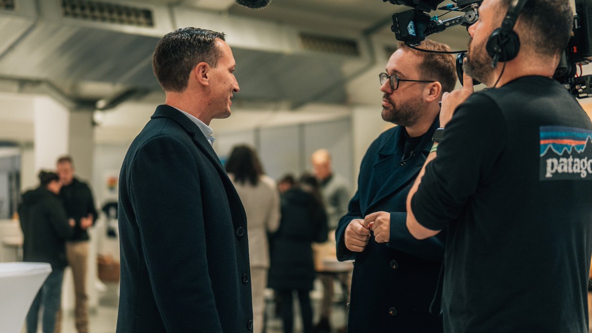 MatthiasMdb's tweet image. Das Interesse an unserer neuen Jugendorganisation war am Wochenende groß. Linke und Journalisten wissen: 

In der Generation Deutschland wachsen die zukünftigen Minister heran.

Ich bin stolz auf unsere Generation Deutschland.