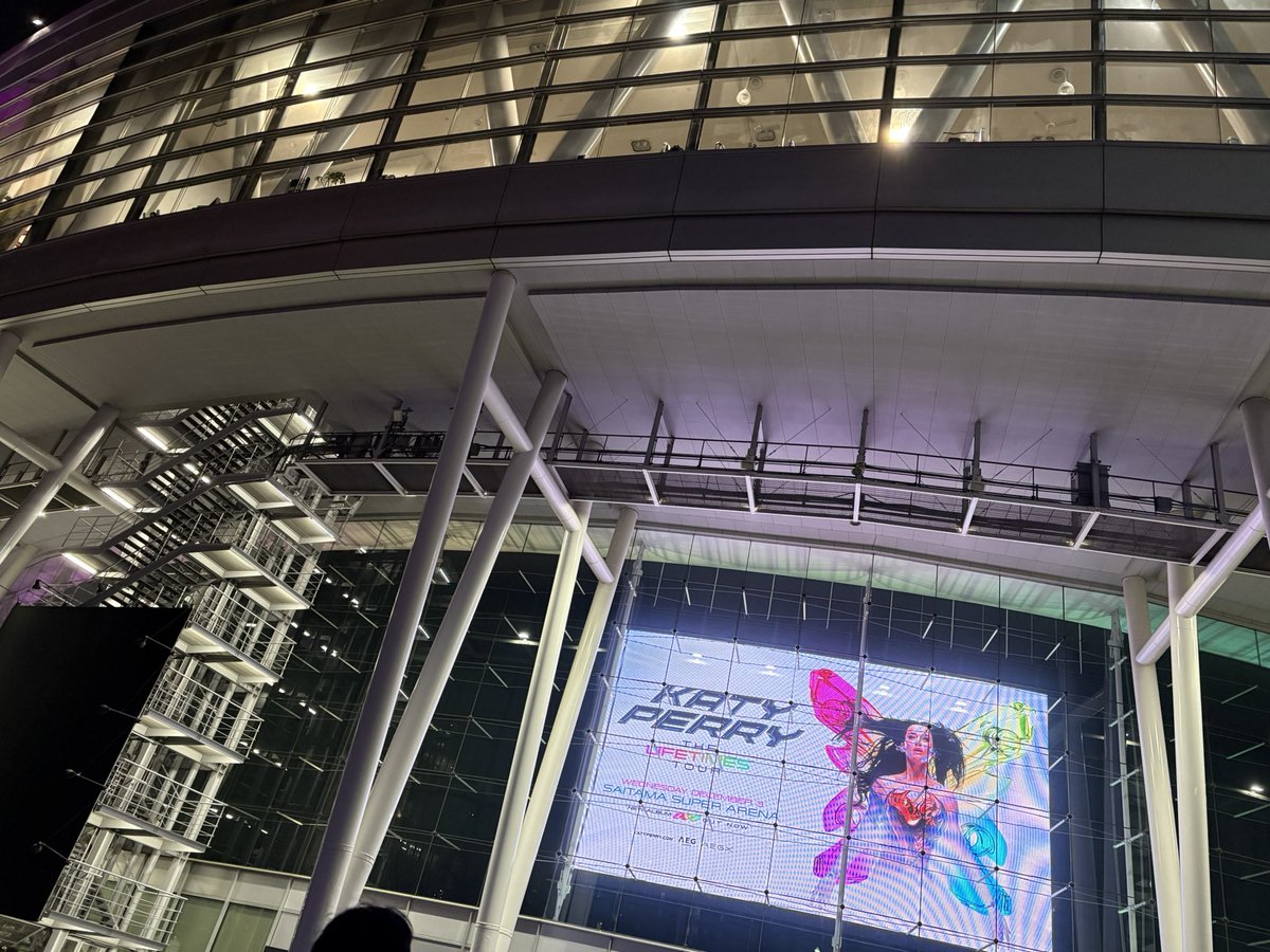 2015 2018に続く
3回目の来日公演に参戦　

いくつになっても
Katyの可愛さは健在でした🫶✨

She looked younger than me🙀🩷

#KatyPerry 
#TheLifetimesTourTokyo