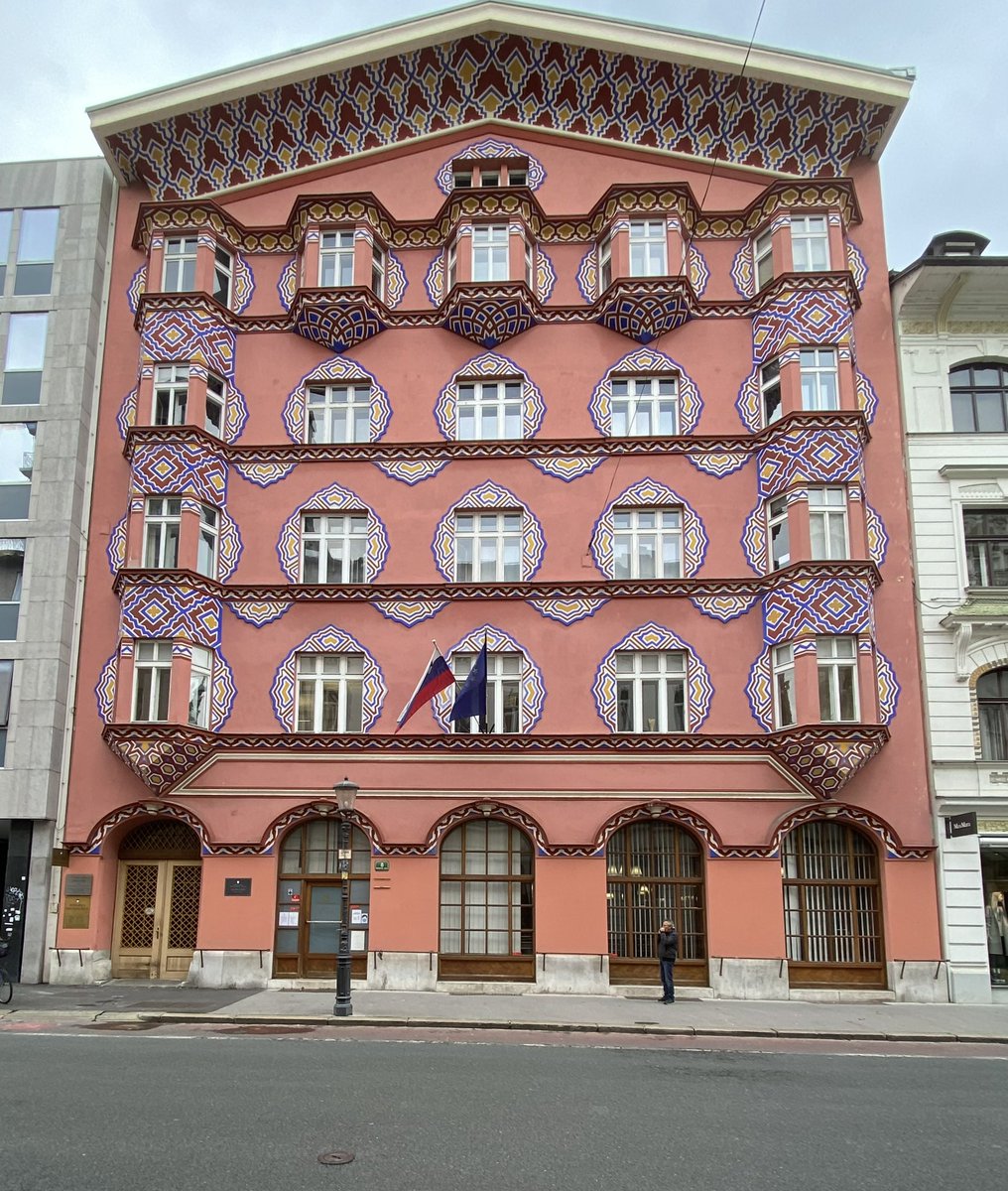 course8cheduler's tweet image. #AlphabetChallenge #WeekWforWindows 
#WindowsOnWednesday 
Ljubljana  🇸🇮