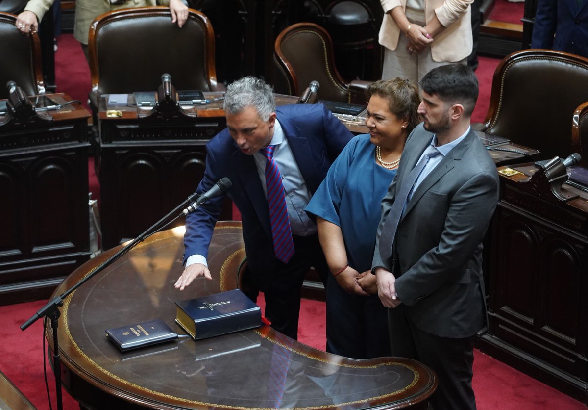 Felicitaciones <a href="/SPareja_/">Sebastián Pareja</a>, por tu asunción. Sé cómo trabajás y lo que te costó llegar hasta acá. 
Desde la Provincia voy a seguir acompañando ese mismo rumbo. Sé que vas a dejar todo para la gente y que este equipo va a seguir laburando al servicio de los argentinos de bien.