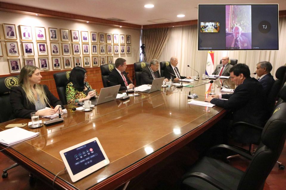 PoderJudicialPY's tweet image. 🔴Decisiones de la Plenaria de la Corte Suprema de Justicia

➕Info: pj.gov.py/notas/29109-de…