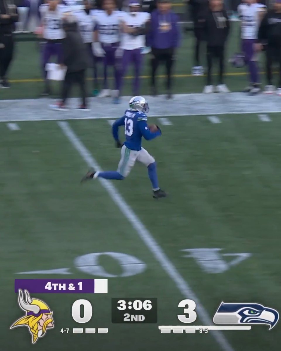 Seattle's defense = ball magnets 🧲 @progressive 