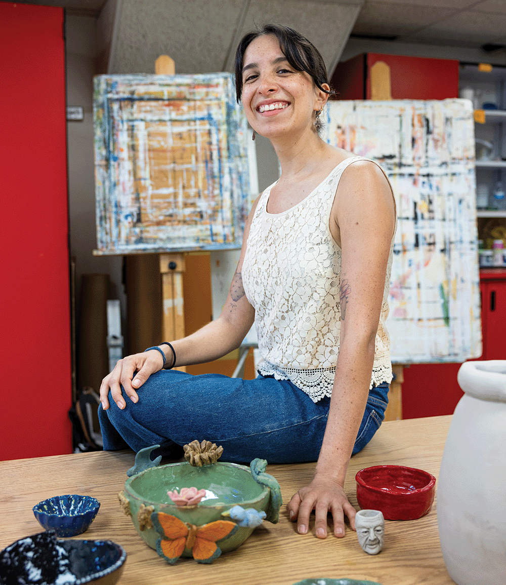 Perla Camacho Jimenez (MFA Ceramics) is featured in Iowa Magazine! Iowa Sculptor Helps Rheumatic Patients Heal Through Clay: magazine.foriowa.org/story.php?ed=t…