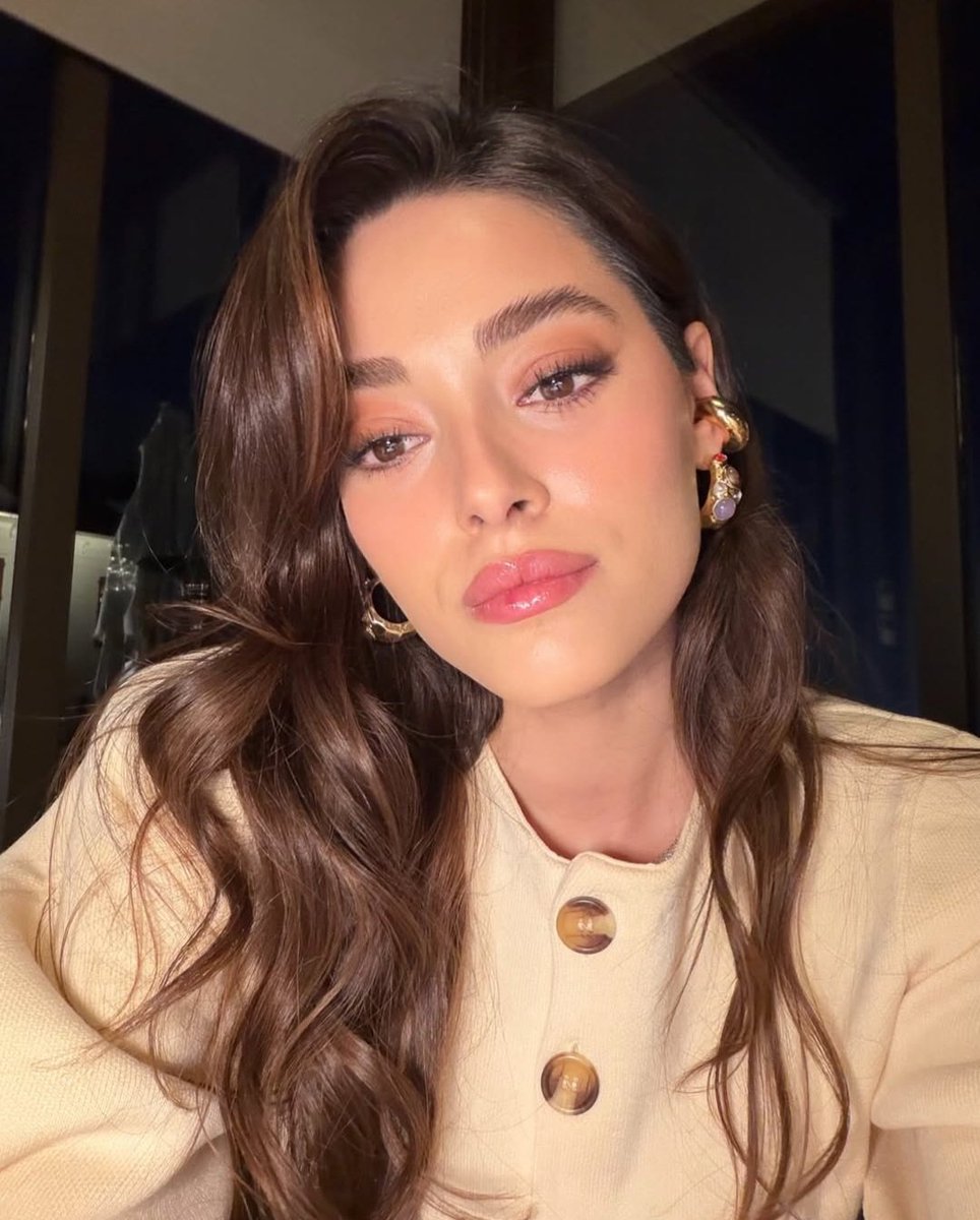 simay_nova's tweet image. Rüyamdaki kız💗🧚‍♀️✨️
#simaybarlas 𓂃𓈒 @simaybarlass