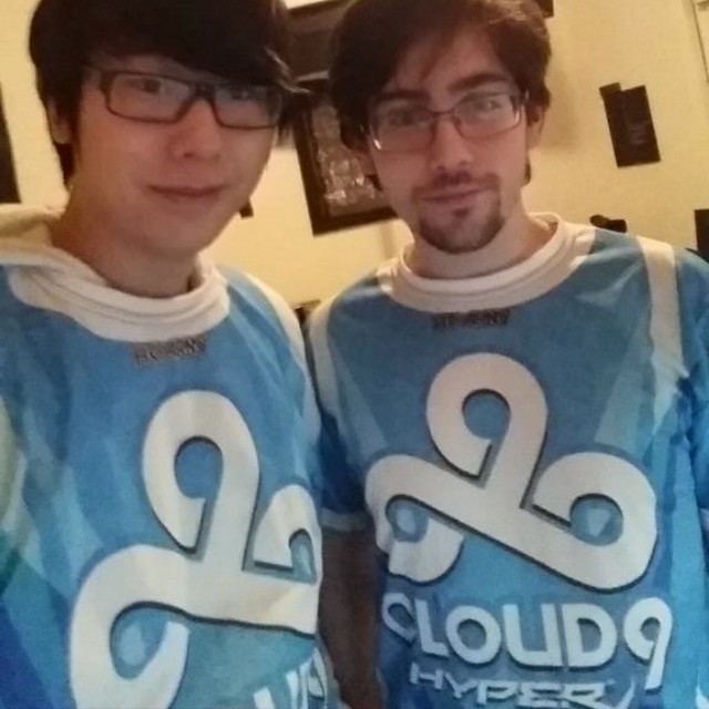 pieliedie and aui2000 at one of the summit events, before c9 had jerseys, before metathreads was created. I shot my shot, made these fan jerseys and delivered them to the house during the event. they got to open them on stream. and eventually we got one of our first major teams.