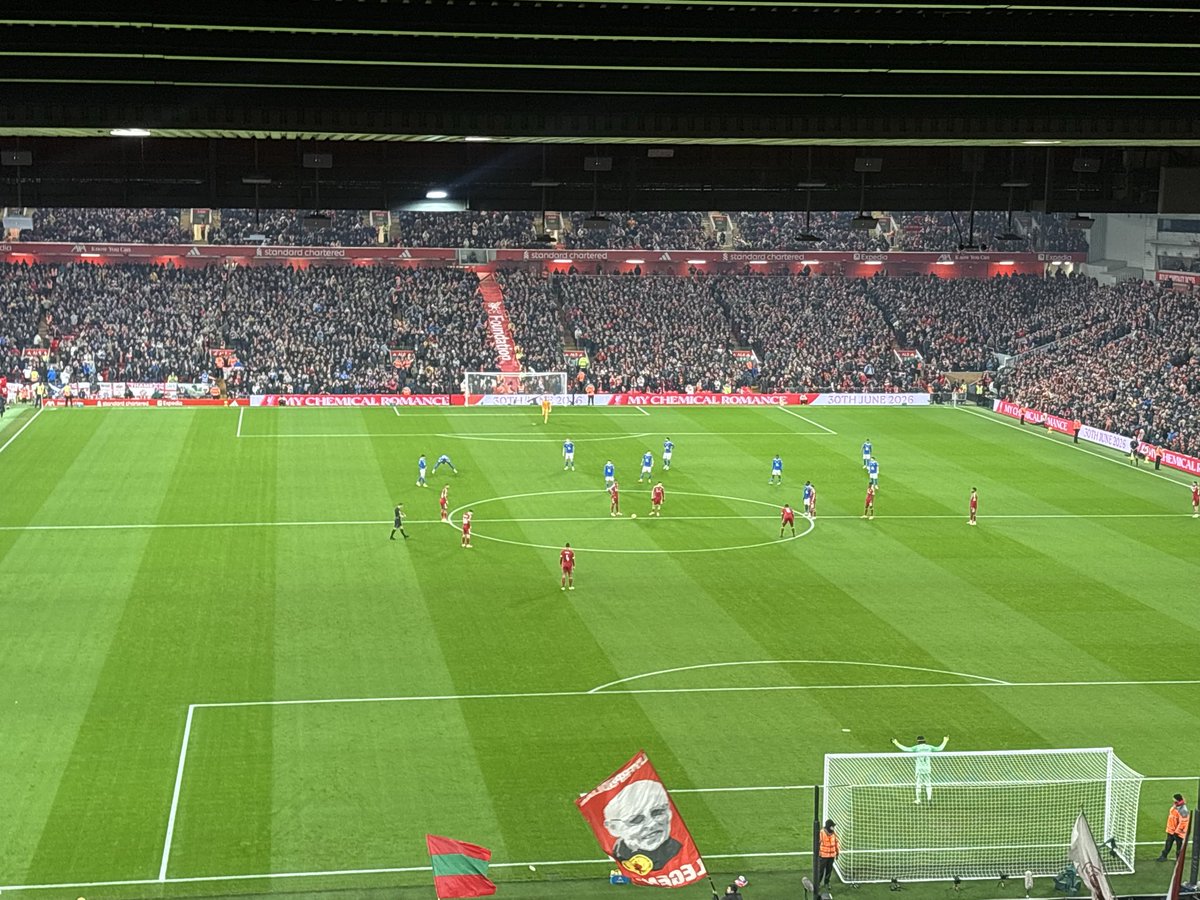 Sunderland (H)

80 mins of shite, 10 mins of throwing the kitchen sink at home to a newly promoted