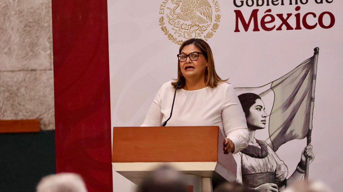 TEPJF_GDL's tweet image. La Magistrada Presidenta Rebeca Barrera Amador participó en la audiencia pública de la Comisión Presidencial para la Reforma Electoral en BCS, donde presentó propuestas para profesionalizar los comicios, unificar reglas y fortalecer la paridad y la inclusión. ⚖️🇲🇽