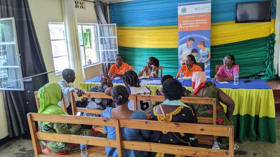 Muri gahunda yiminsi 16 yahariwe ubukangurambaga bwo kurwanya ihohotera rishingiye ku gitsina, mu murenge wa Kimisagara habaye igikorwa cyo kuganiriza imiryango ibana mu makimbirane. Hatanzwe ibiganiro bitandukanye banabyunguranaho ibitekerezo. <a href="/Nyarugenge/">Nyarugenge District</a>  <a href="/RwandaWomen/">National Women's Council</a>