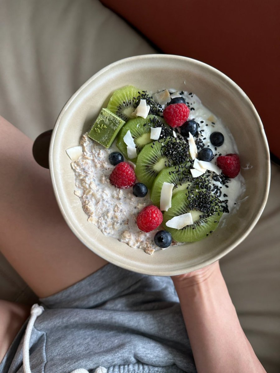 Uncommonswift's tweet photo. A colorful morning feast.🍇🥝 Packed with fresh fruits, creamy yogurt, and a sprinkle of goodness. Here’s to tasty health. 💚 https://t.co/dSDev4rk4j