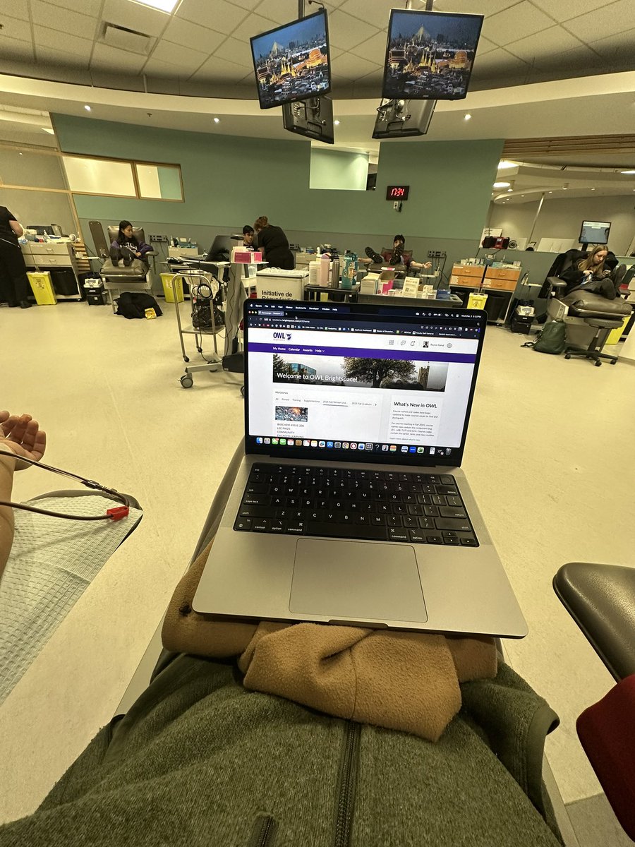 Snacks, drinks, and amazing company? The perfect space to get some <a href="/WesternU/">Western University</a> <a href="/SchulichMedDent/">Schulich WesternU</a> marking done! <a href="/CanadasLifeline/">Canadian Blood Services</a>