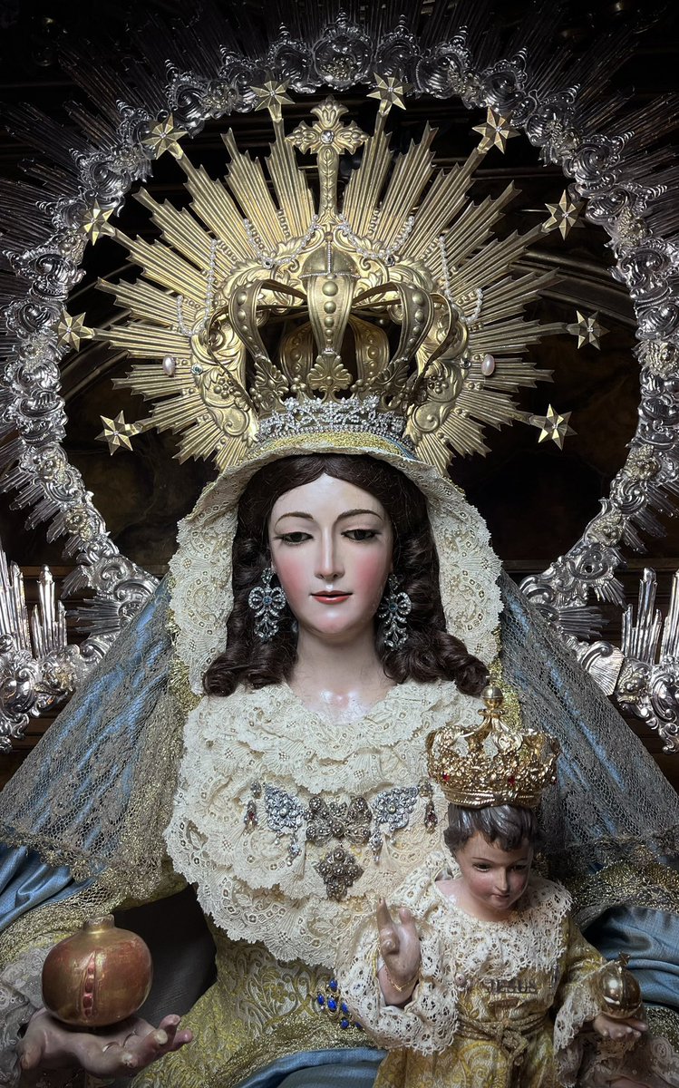 coronadagranada's tweet photo. 𝑵𝒖𝒆𝒔𝒕𝒓𝒂 𝑺𝒆ñ𝒐𝒓𝒂 𝒅𝒆 𝒍𝒂 𝑮𝒓𝒂𝒏𝒂𝒅𝒂 𝑪𝒐𝒓𝒐𝒏𝒂𝒅𝒂 𝒗𝒆𝒔𝒕𝒊𝒅𝒂 𝒑𝒂𝒓𝒂 𝒆𝒍 𝑨𝒅𝒗𝒊𝒆𝒏𝒕𝒐 𝒚 𝑺𝒐𝒍𝒆𝒎𝒏𝒊𝒅𝒂𝒅 𝒅𝒆 𝒍𝒂 𝑰𝒏𝒎𝒂𝒄𝒖𝒍𝒂𝒅𝒂 𝑪𝒐𝒏𝒄𝒆𝒑𝒄𝒊ó𝒏. https://t.co/Fvsjl7S54T