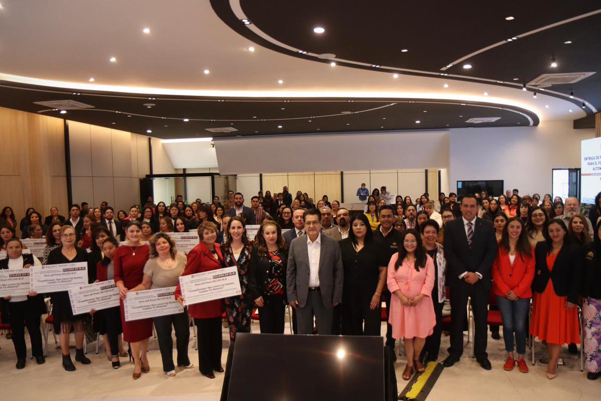 difhgo's tweet image. #LaFamiliaDIFH se suma al XI Aniversario del Centro de Justicia para las Mujeres y a la entrega de Proyectos Productivos que fortalecen la autonomía económica de mujeres hidalguenses. Continuamos impulsando acciones que garanticen una vida libre de violencia. 🫱🏻‍🫲🏼✨💜