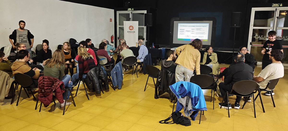 glidiUB's tweet photo. El novembre el GLiDi hem fet dues xerrades:

📣Xerrada sobre estratègies d’activisme lingüístic a Olesa de Montserrat pel català en el marc @EFGuillemAgullo d'@omnium (per David Ginebra i Asier Bergara)

📣Xerrada sobre diversitat lingüística a @eoireus (per David Ginebra) https://t.co/B7yqKtRvMu
