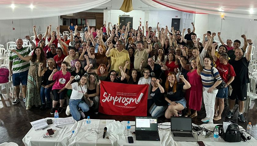 SINPROSM. Professores municipais homologam o fim da greve, em assembleia na tarde desta quarta claudemirpereira.com.br/2025/12/sinpro…