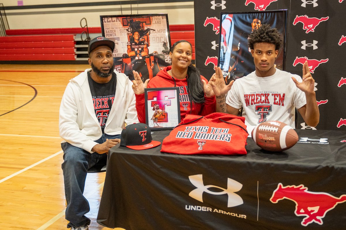 SpringISDAthl's tweet image. Proud day for Westfield Football! Congratulations to our Mustangs continuing their academic and athletic journeys in college! 🐎📚🏈

Demarcus Marks – Texas Tech University
Sebastian Dawkins – University of New Mexico

@SpringISD @fb_westfield @DemarcusMarks43 @BashDawkins