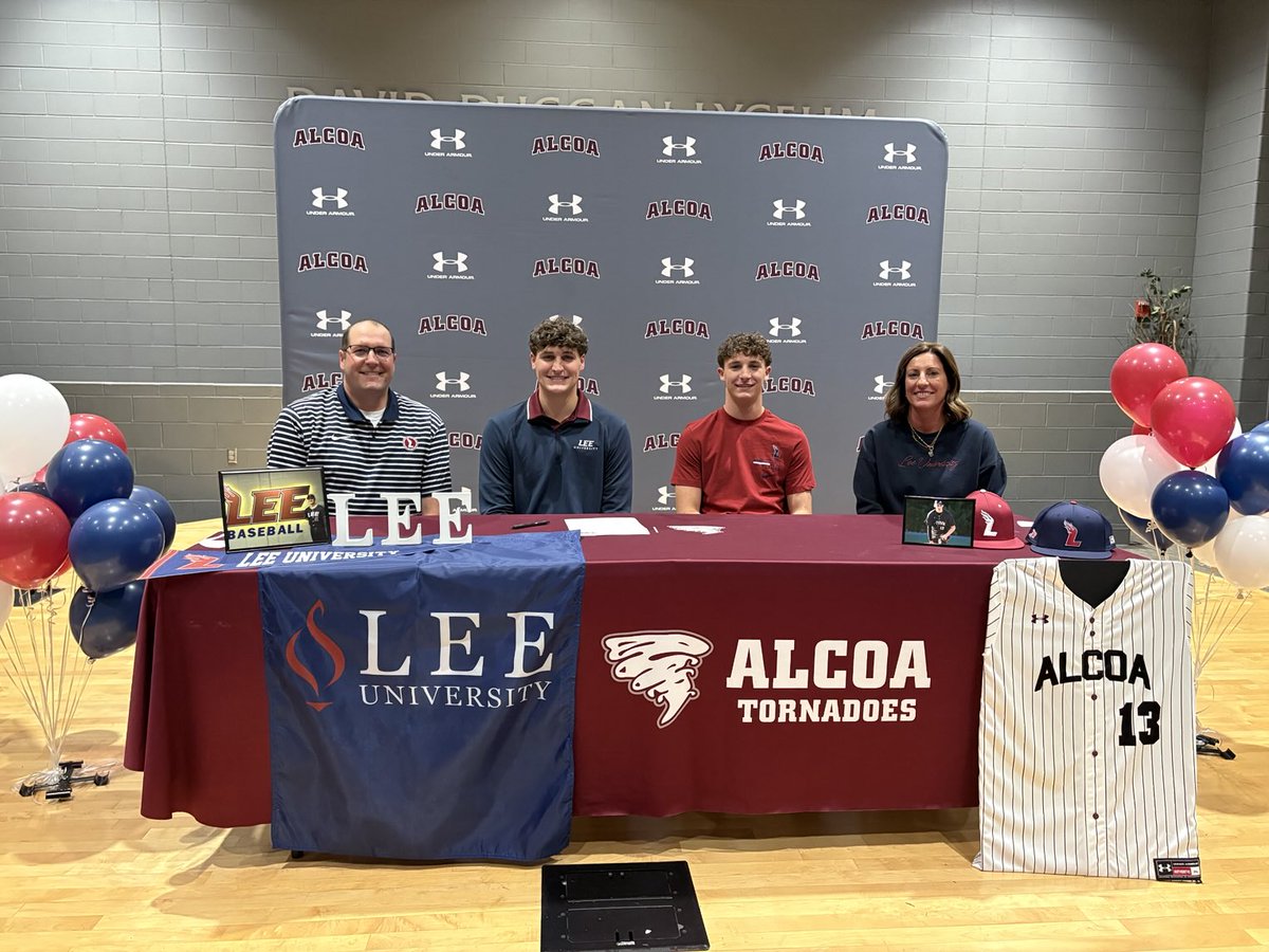 bdavismd79's tweet photo. Proud of this guy for signing with ⁦⁦⁦⁦@LeeUBaseball⁩ https://t.co/ZSb3AuSmdN