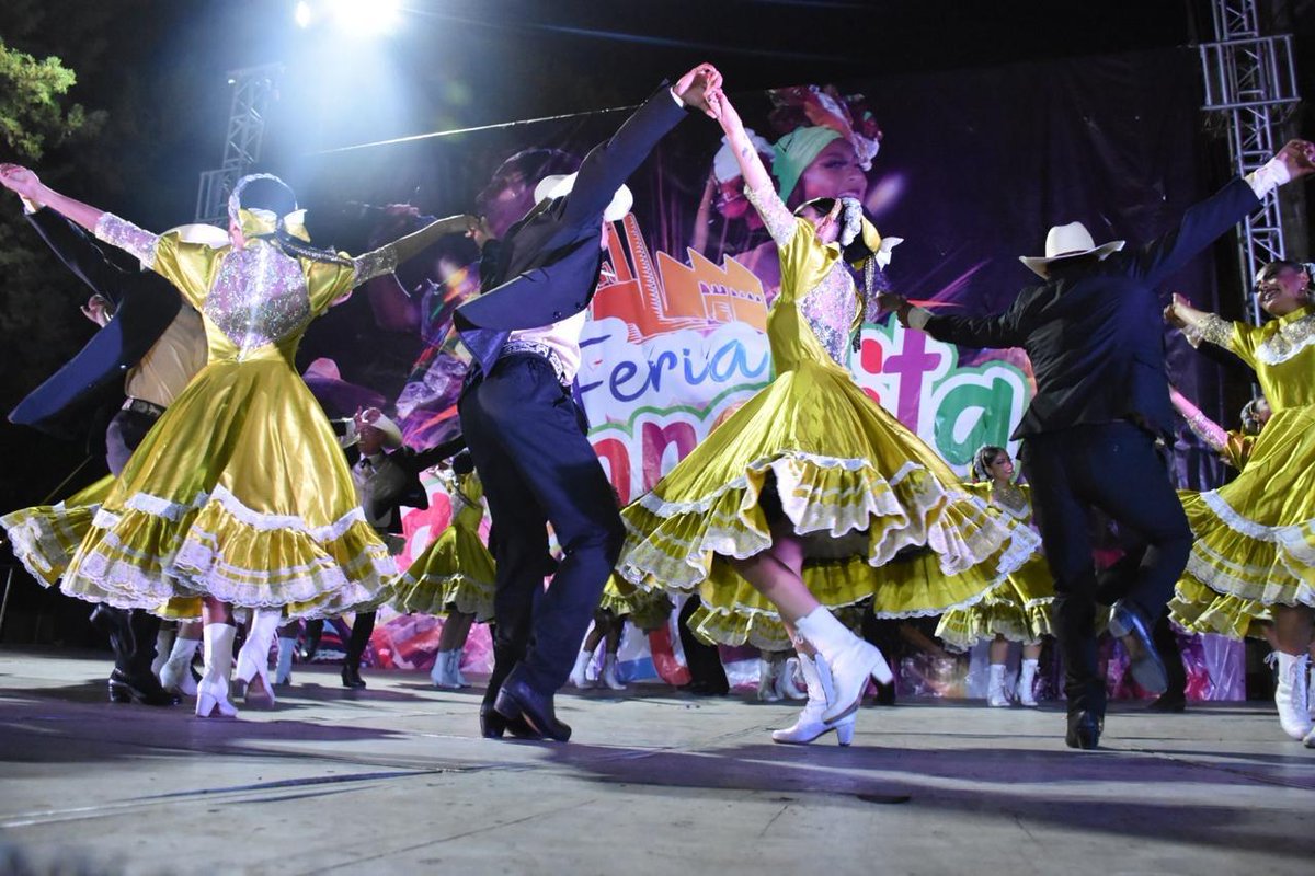 El lunes 8, 7 PM: ¡Presentación especial de los grupos culturales de Michoacán! Una joya dentro del banquete cultural de la feria.
#FeriaLaConchita2025 #Atlixco