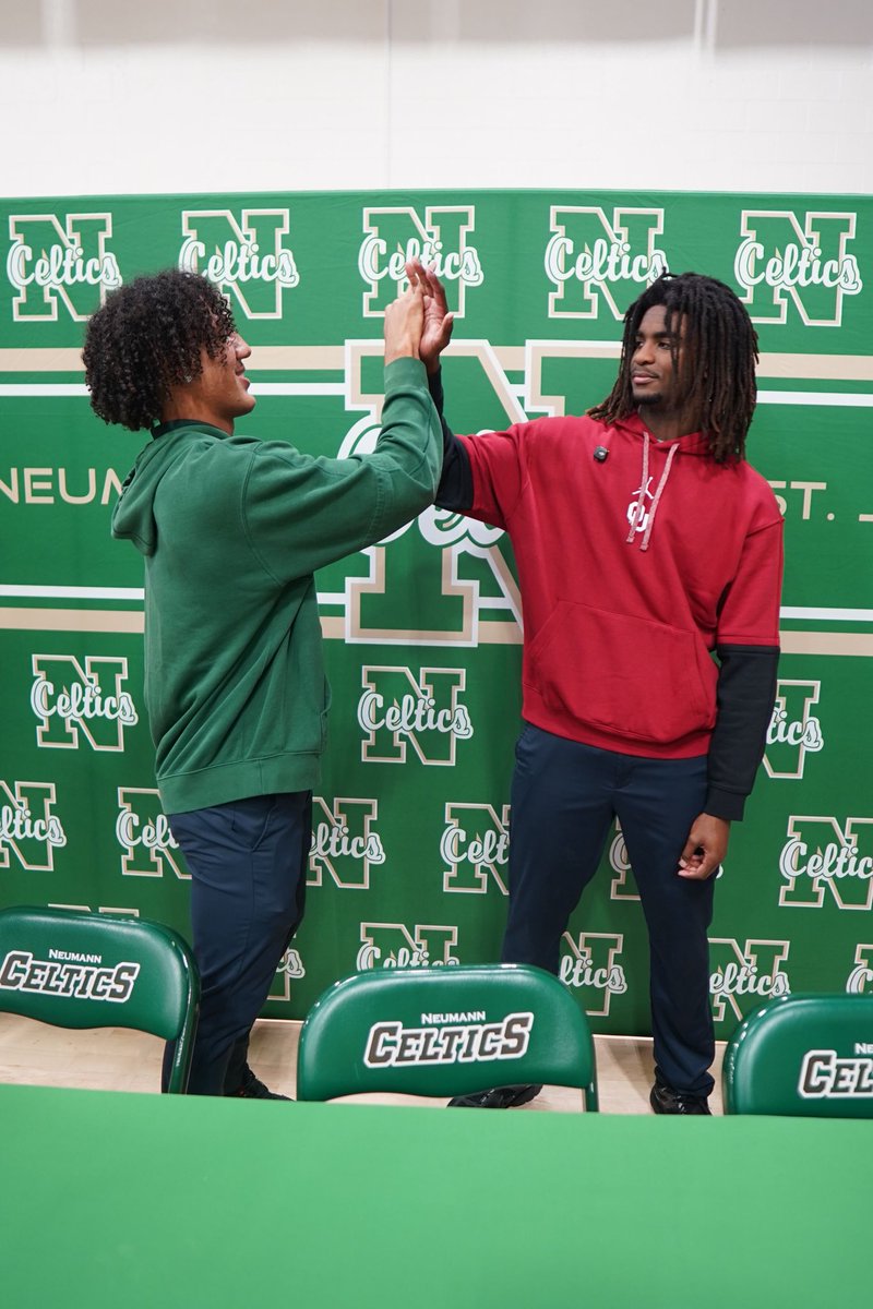 1KRonyR's tweet image. Congratulations on your signing @JaydenPetit12 Great to have you around as a big brother and someone to look up to,  hope you go on to do big things at the next level #brother