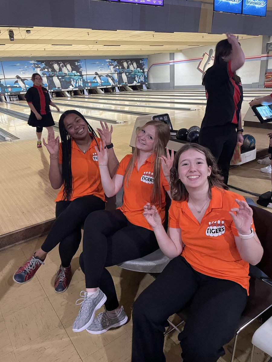Loveland Tigers Bowling tweet media