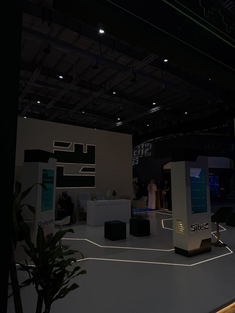 MUOHNED_'s tweet photo. هُنا بلاك هات..
تشرفنا بجميع من قابلناهم وخاصة الي من زمان عنهم
و فعلاً هو المعرض الوحيد الذي يجمعنا وبنسخ أفضل ❤️
#بلاك_هات25 
#BHMEA25 
#بلاك_هات https://t.co/77yHxy1HKI