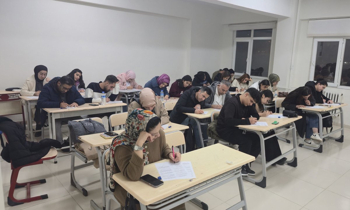 Me li Hezexê azmûna xwe kir. Bi azmûnê asta destpêkê bi dawî bû.
Em ê dewam bikin ❤️