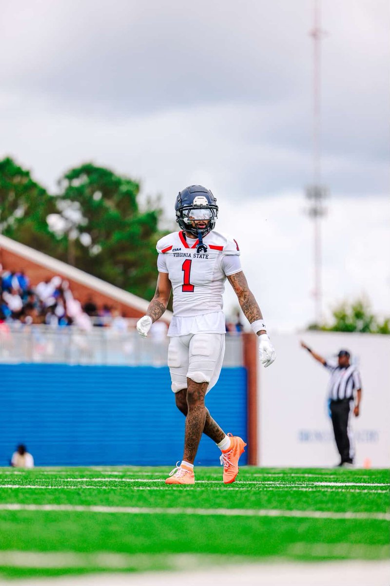 Extremely Blessed to receive an offer from Virginia State University #AGTG 
<a href="/MccallShedrick/">Dr. Shedrick “Sheddy” McCall (RB Coach)</a> <a href="/coachscott33/">Coach Charles Scott</a> <a href="/HuguenotFB/">Huguenot Football</a>
