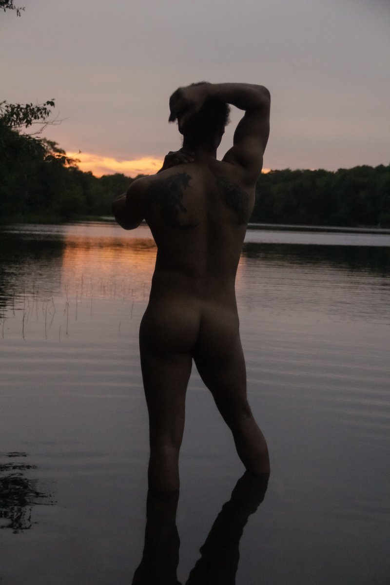 AFabledQuote's tweet photo. Thinking about my secret summer adventures 😌

Happy humpday 💕🍑

https://t.co/13E9kn3cco https://t.co/R6MttBoujV