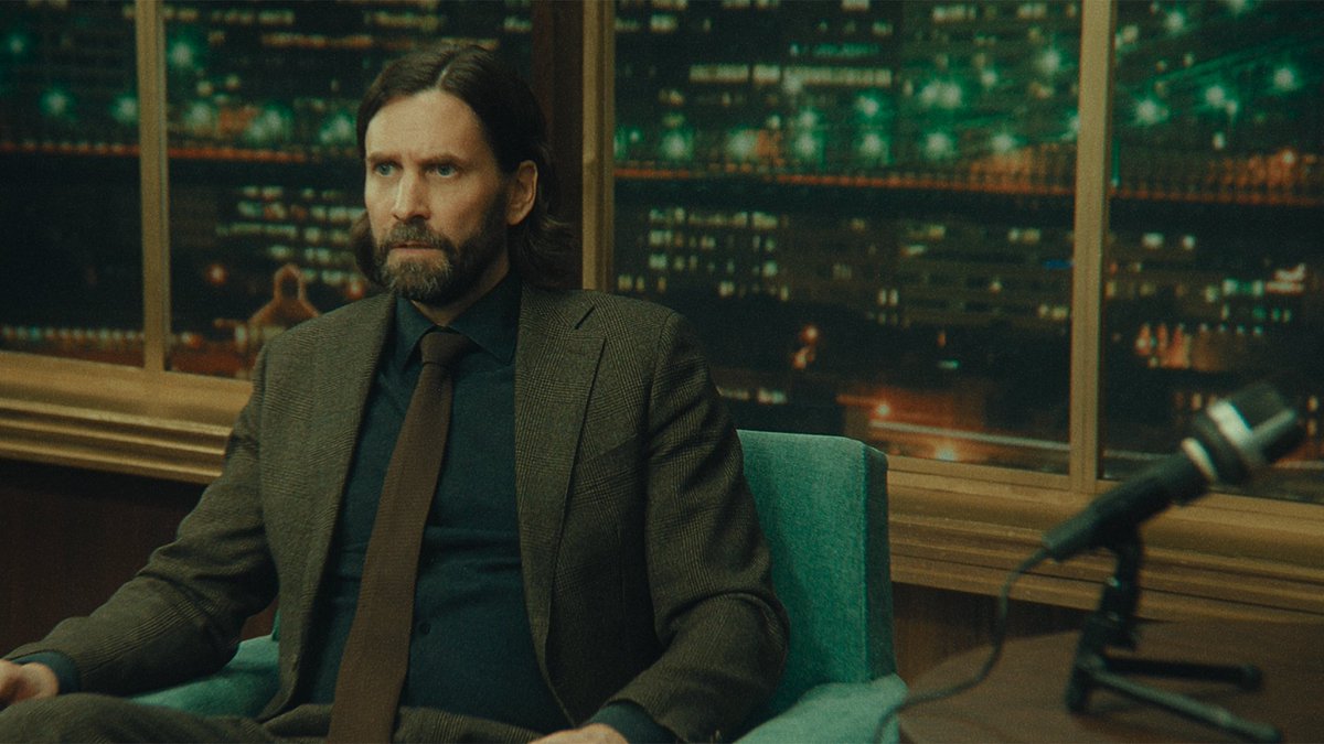 Obra maestra absoluta

Una de las narrativas más creativas de la historia, combinando a la perfección lo cinematográfico, literario y metaficcional, con elementos de thriller y terror psicológico. Ambientación inmersiva, fotografía de 10 y música espectacular

Alan Wake 2 es arte