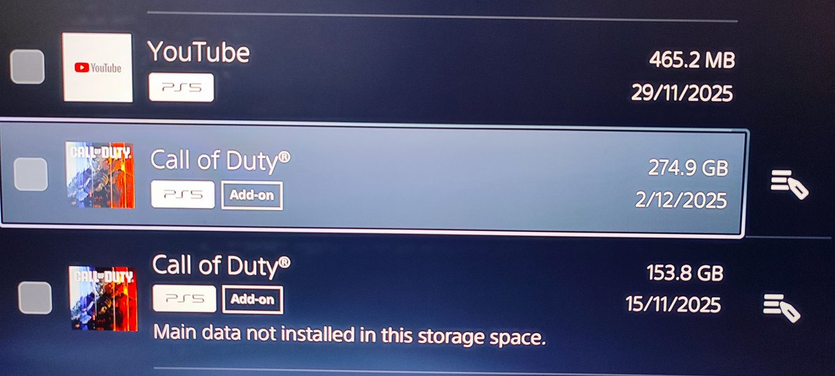 Gregoian's tweet image. Does anyone know why I have two cod installed on my ps5?
And should I delete the one that says main data not installed...? 
#PS5 #CallofDuty
