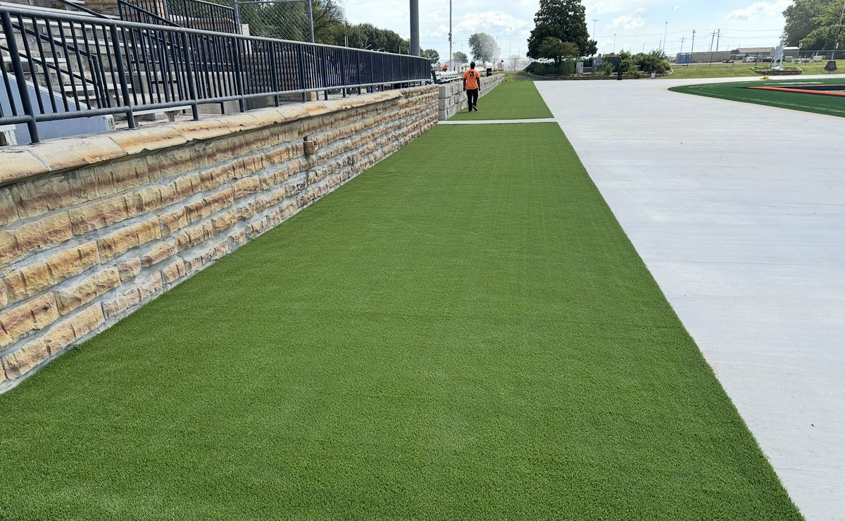 _GroundedTurf's tweet photo. It's been a while since we've shared an update. The season kept us moving nonstop! Here’s a look at some of the projects we tackled these past few months. We’ll be sharing full recaps and breakdowns over the winter once things slow down a bit. 
https://t.co/8UFWyfPpf9 https://t.co/2MGEY4VolE