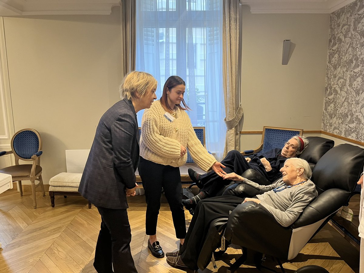 VeroBucaille's tweet photo. ‼️Des rencontres #intergenerationnelles à la #VillaJulesJanin
🧡Avec l’équipe dirigeante pour en parler et échanger avec les résidents #solidarite #ehpad #creche
@mairiedu16 @SBoelle @Mhdorvald https://t.co/FXqtKQsiy2