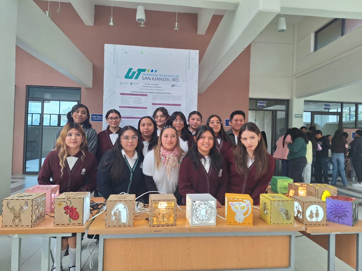 educacionqro's tweet image. Mujeres #STEM conectó a 154 chicas de Amealco, Huimilpan, Ezequiel Montes, Cadereyta, Colón, Corregidora, Querétaro y San Juan del Río, que hoy viven la ciencia de cerca. 👩🏻‍💻👩🏻‍🔬👷🏻‍♀️

Estudiantes de CECyTEQ, COBAQ, CONALEP, EMSAD y colegios privados se sumaron a 19 proyectos…