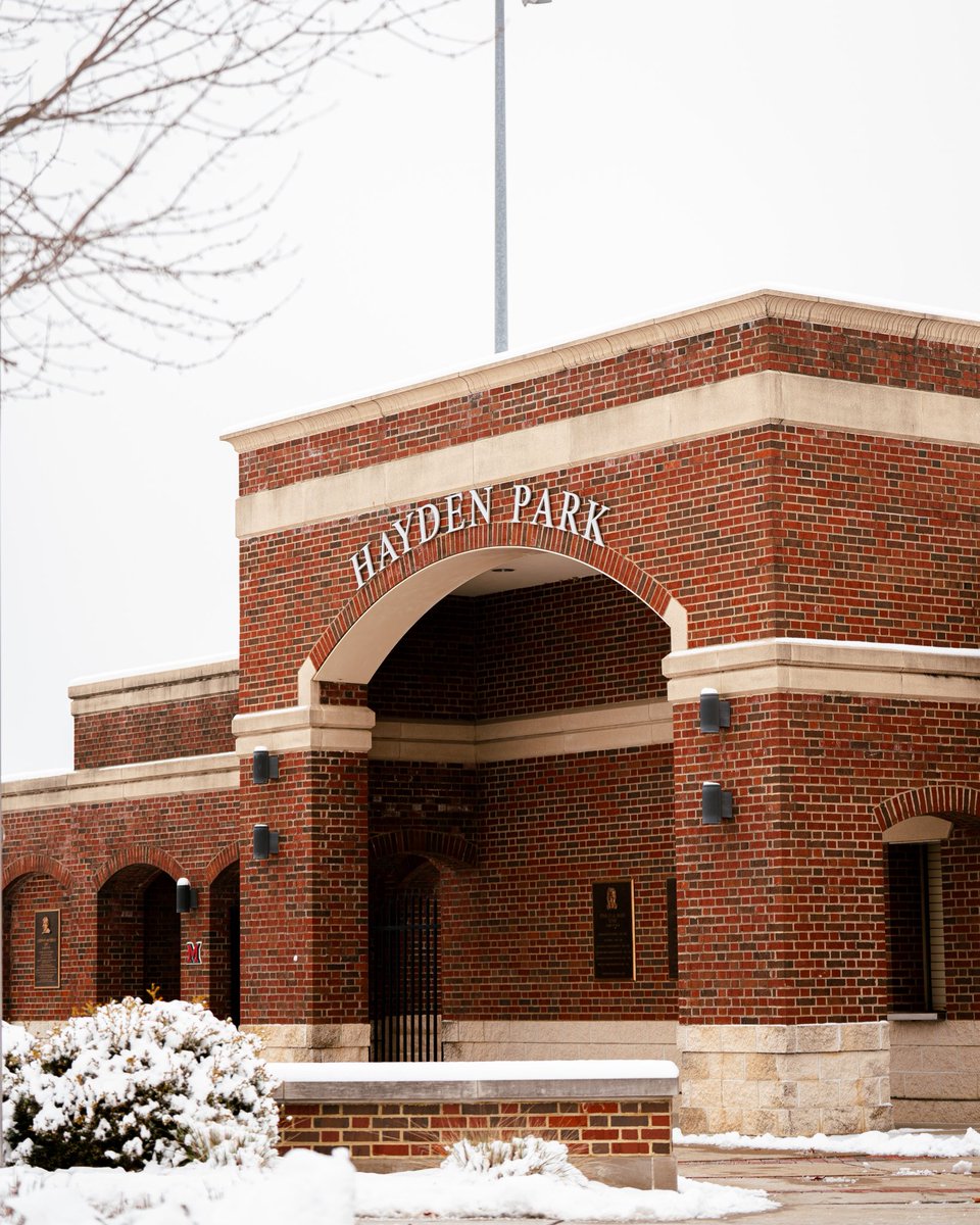 MiamiOHBaseball's tweet image. Snow place like 𝙩𝙝𝙞𝙨 ballpark❄️⛄️

#RiseUpRedHawks | #LoveAndHonor