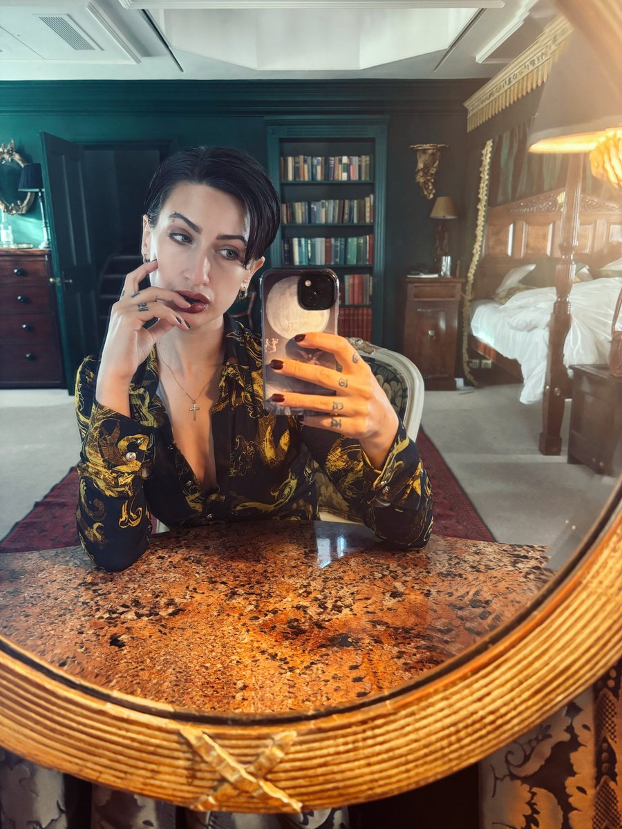 datesaint's tweet image. POV: you’re late returning your library books