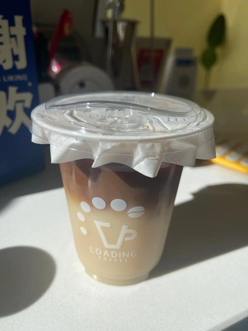 fuwheee's tweet image. Sun’s out, shades on… confidence fully activated 😎