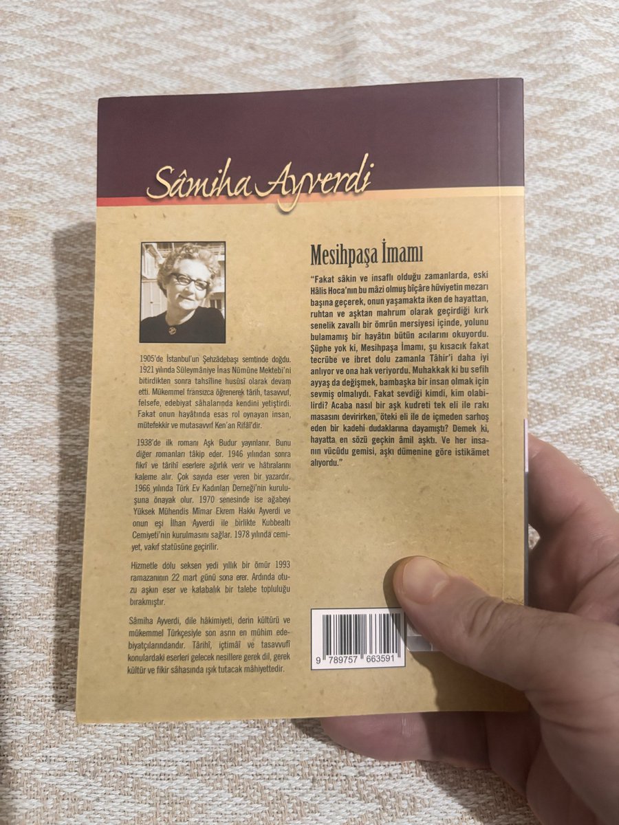 İbrahim Efendi Konağı’dan sonra okuduğum ikinci Samiha Ayverdi kitabıydı Mesihpaşa İmamı. Tasavvufu,kültürü mükemmel bir Türkçeyle okuyucuya sunmak her kişinin kârı değildir. Samiha Ayverdi’yi neslimiz ne yazık ki yeterince tanımıyor. Daha çok okumalı ve anlatmalıyız.