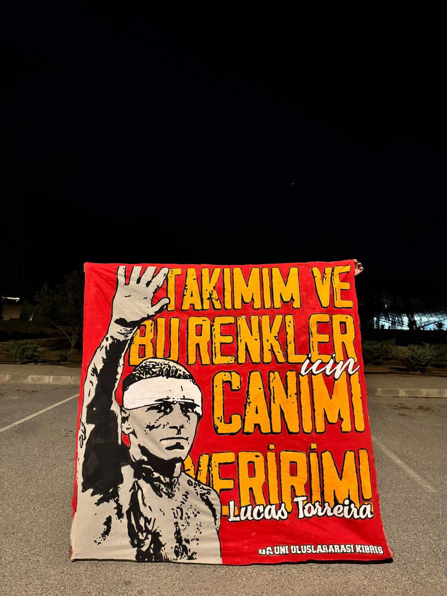 ultrAslanUNI's tweet photo. Takımım ve bu renkler için canımı veririm! #ultrAslanUNI https://t.co/uclpnkBo5H