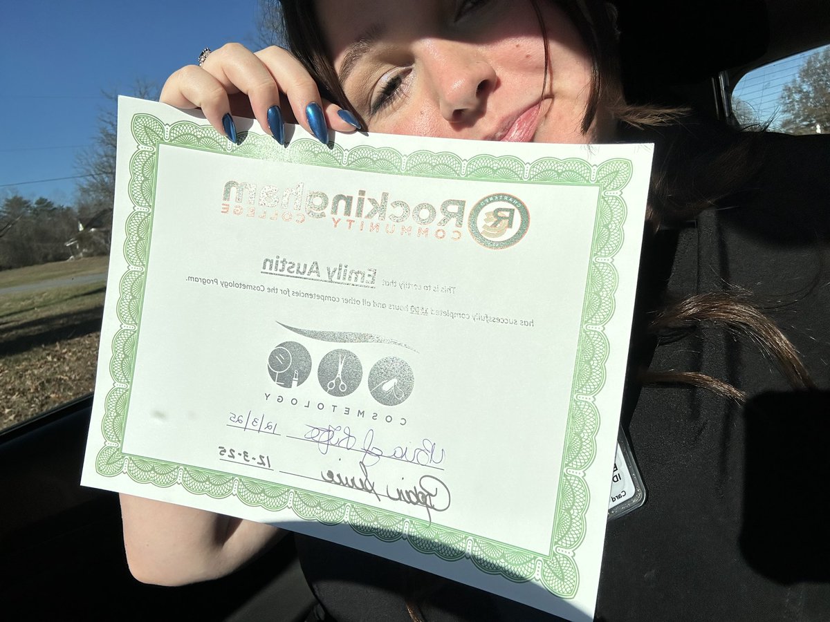 Emily Austin tweet media