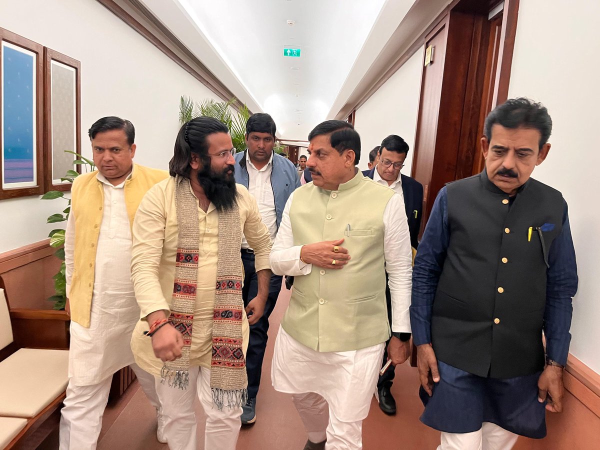 नई दिल्ली में मध्यप्रदेश के यशस्वी मुख्यमंत्री श्री <a href="/DrMohanYadav51/">Dr Mohan Yadav</a> जी से औपचारिक मुलाकात की l