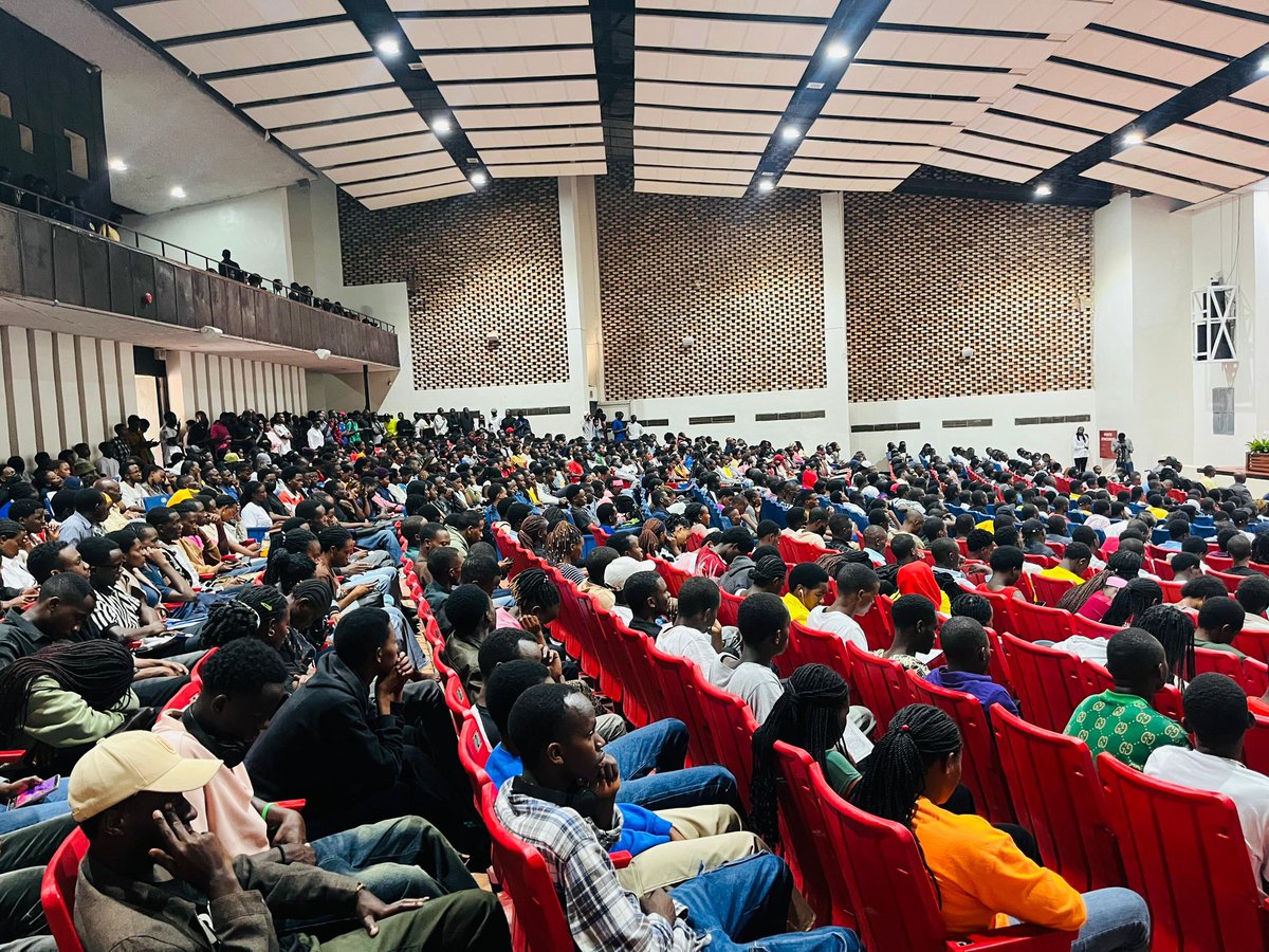 UrsuHuye's tweet photo. Today, PAM UR Huye Chapter celebrated 58 graduates from the PAM Leadership Development Course (Cohort 3). @HonPMusoni delivered an inspiring keynote, and graduates shared how the program transformed their leadership skills. A proud milestone building Rwanda’s next generation.🇷🇼 https://t.co/wv0dzkC3Nx