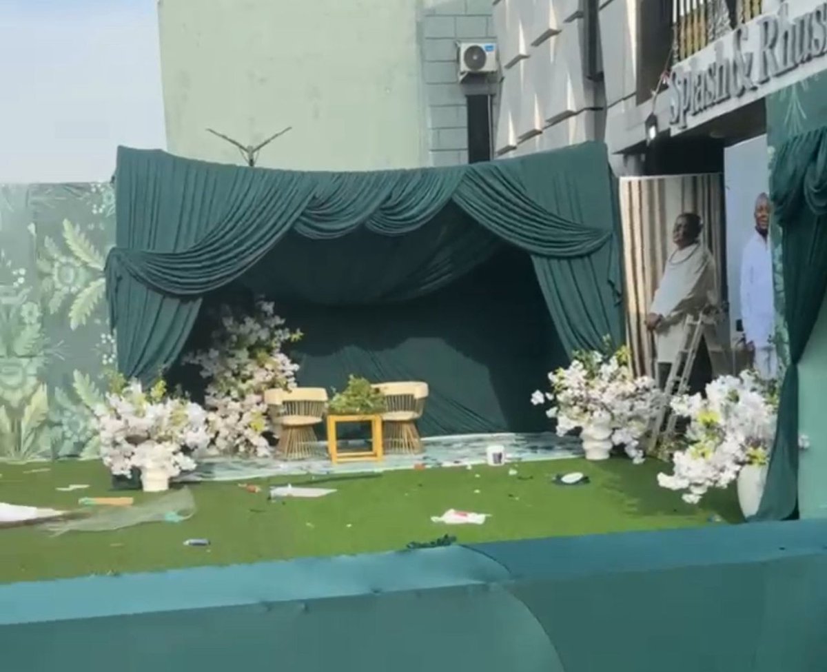 Laye Michael tweet media