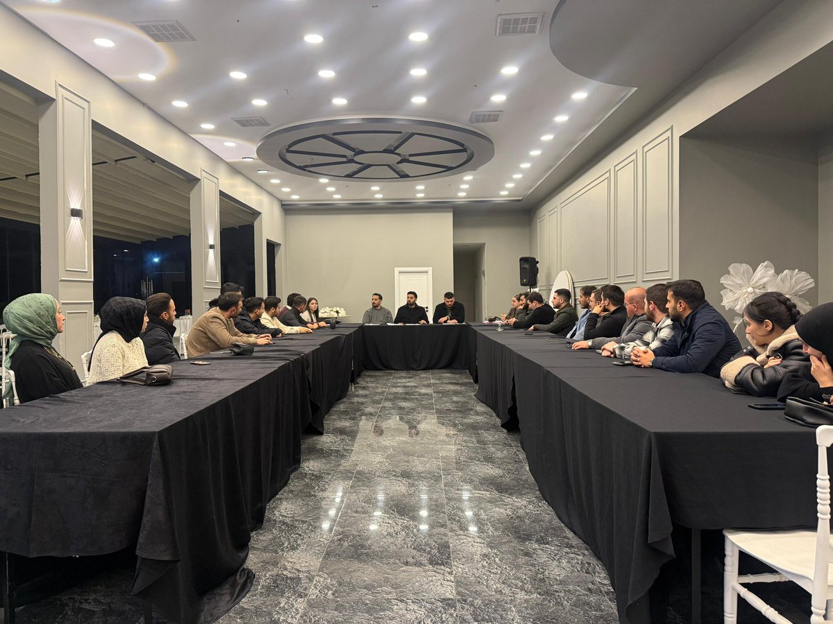 Haftalık olağan Yönetim Kurulu toplantımızı, Gençlik Kolları Başkanımız @mehmetikbalkurtulus ’un başkanlığında ve İl Yönetim Kurulu Üyemiz @ahmetcanbarann ’in katılımıyla gerçekleştirdik.

Gençliğin Gücüyle Yola Devam!